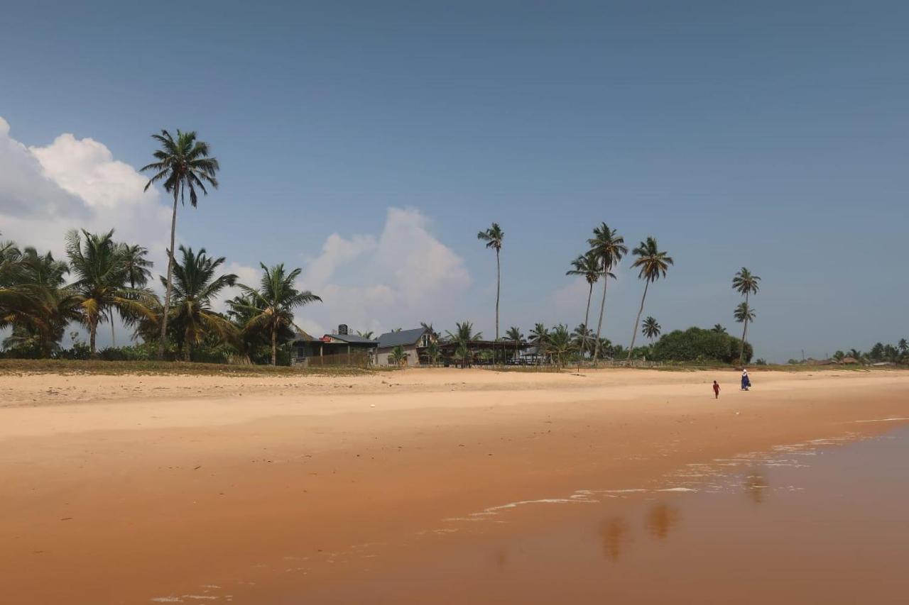 Afro Beach Eco Resort Butre ภายนอก รูปภาพ