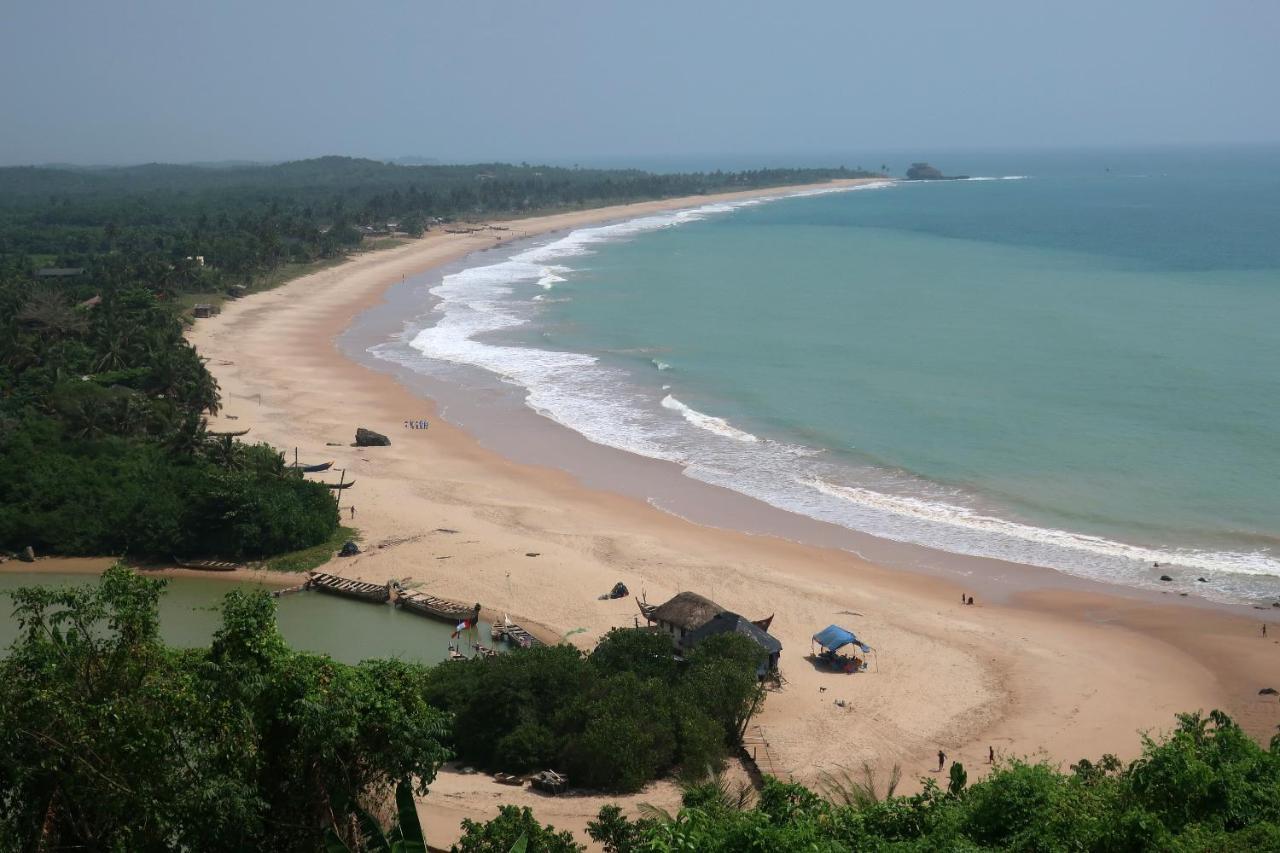 Afro Beach Eco Resort Butre ภายนอก รูปภาพ