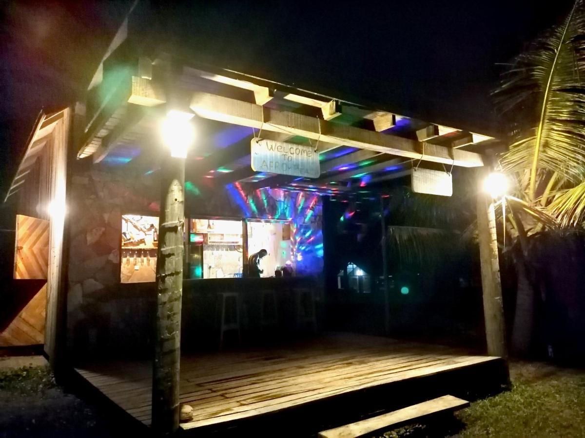 Afro Beach Eco Resort Butre ภายนอก รูปภาพ
