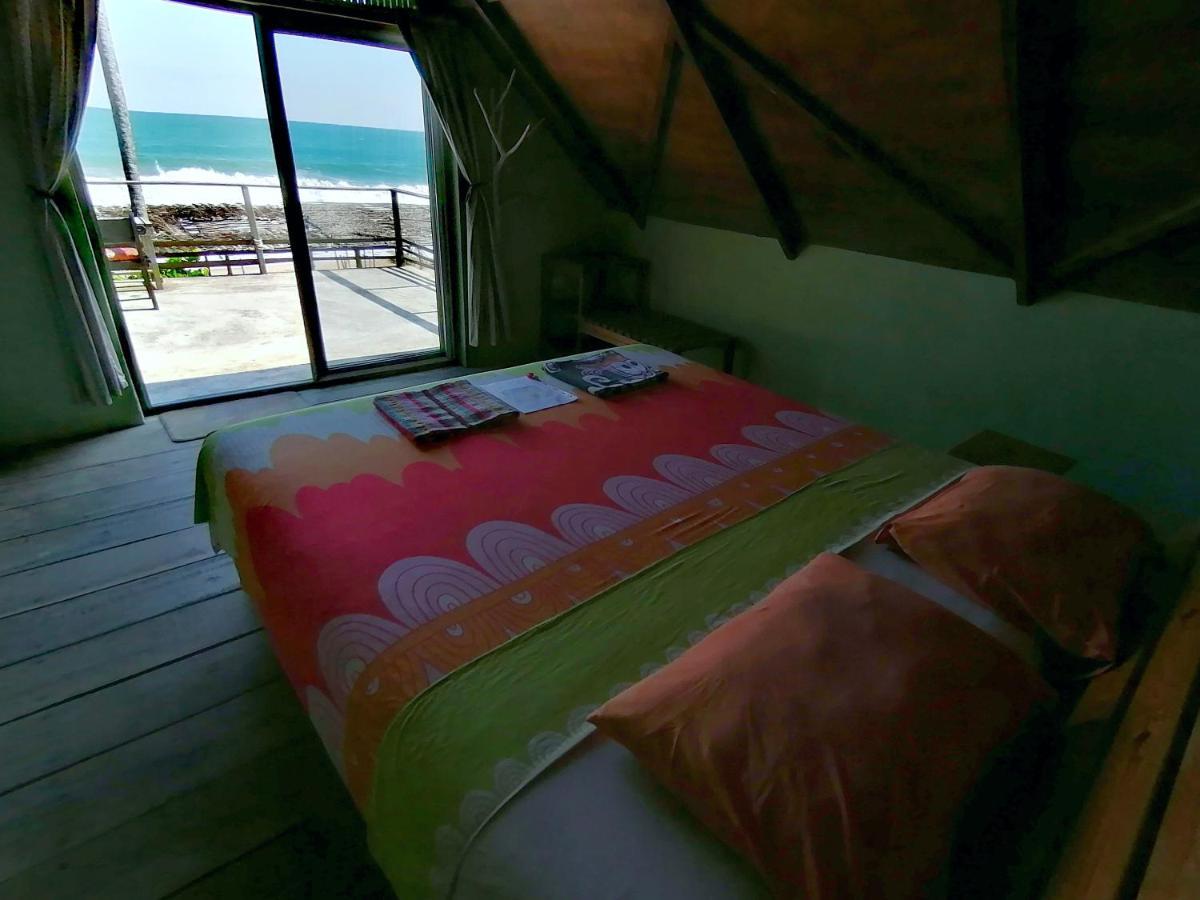 Afro Beach Eco Resort Butre ภายนอก รูปภาพ