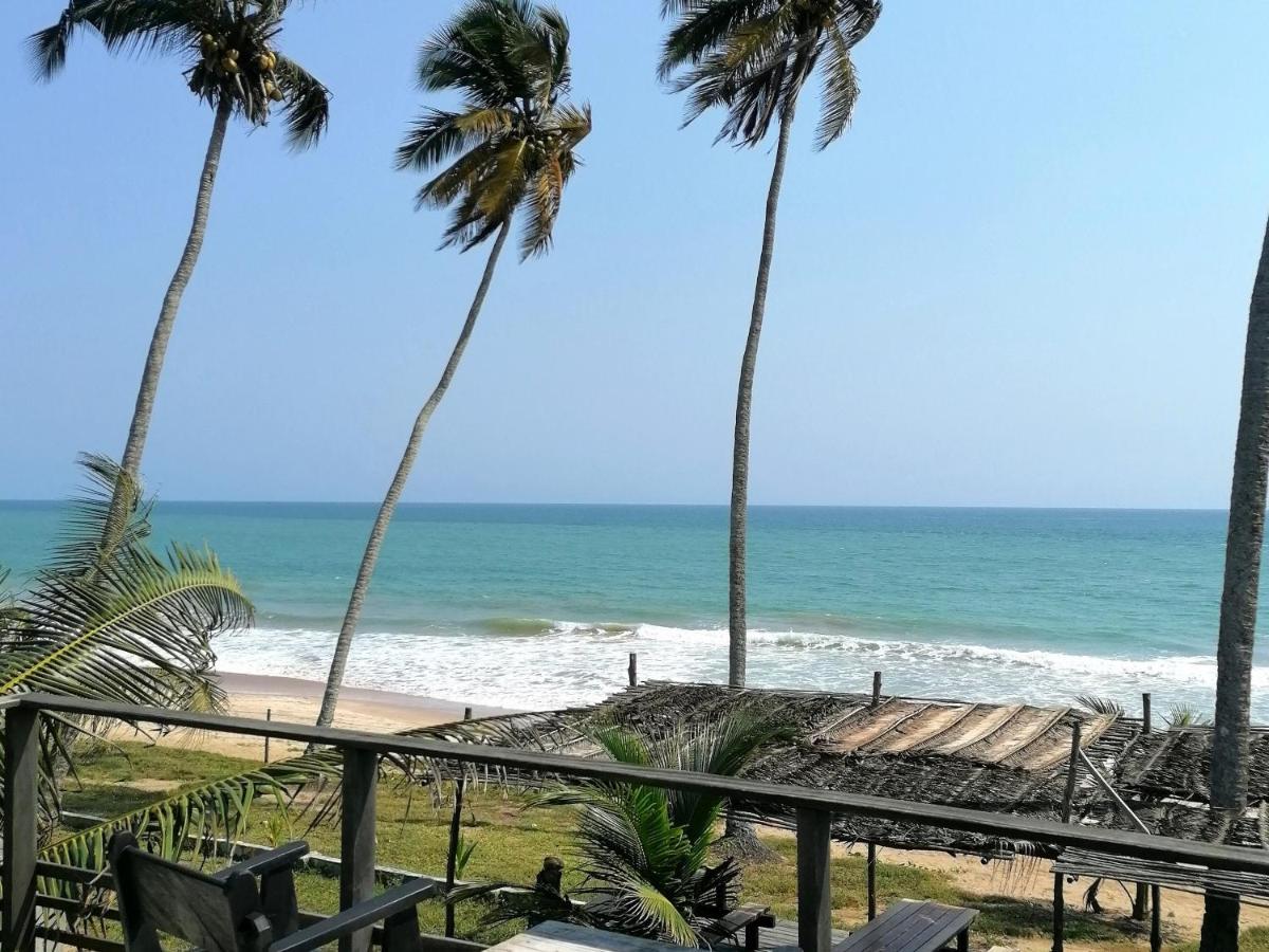Afro Beach Eco Resort Butre ภายนอก รูปภาพ